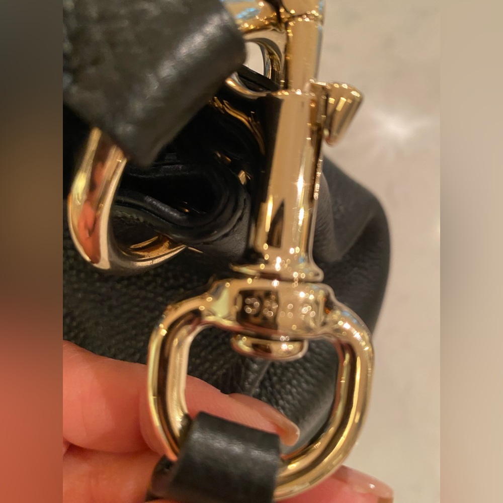 Authentic Gucci Black Soho Leather Hobo with Tassel - Picture 7 of 10